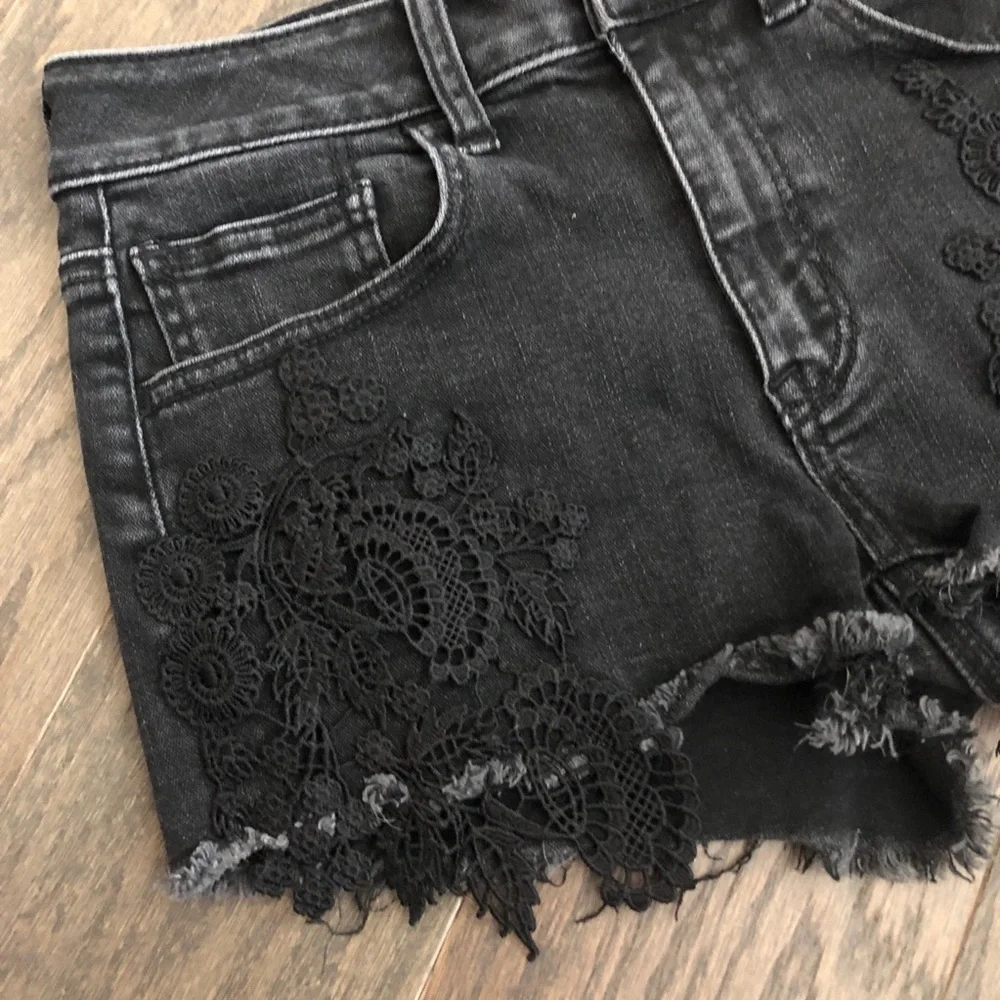 American Eagle Super Stretch Hi-Rise Shortie